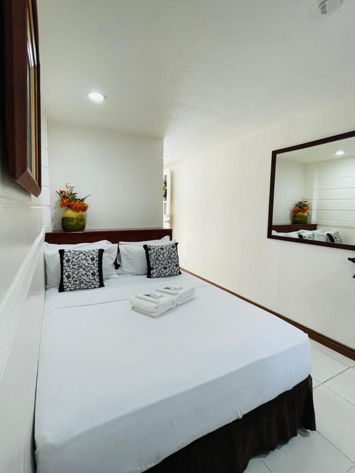 Loreland Farm Resort Antipolo Exteriör bild